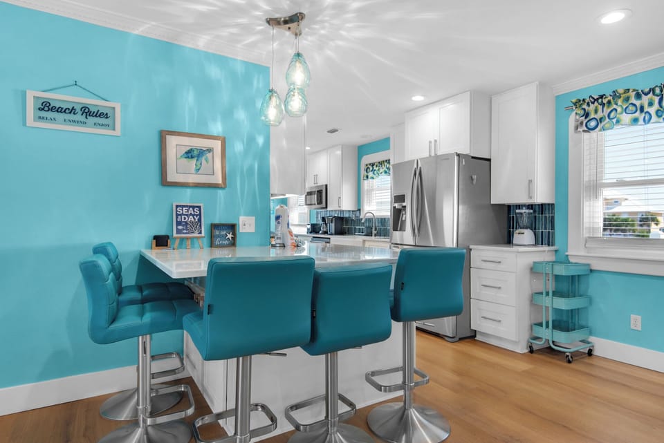 Eat-in bar seating