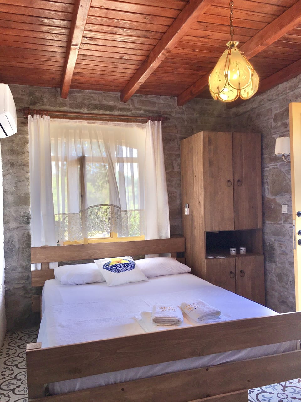 Deluxe Triple Room, 1 Bedroom, Mountain View | Free WiFi