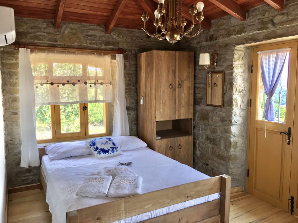 Deluxe Triple Room, 1 Bedroom, Mountain View | Free WiFi