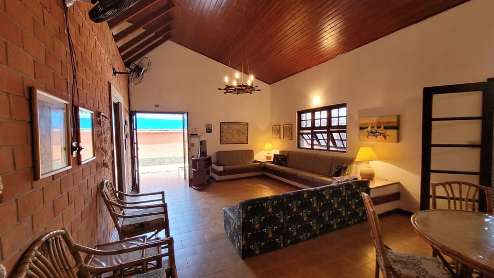 Family House | Living room | 42-inch TV with cable channels