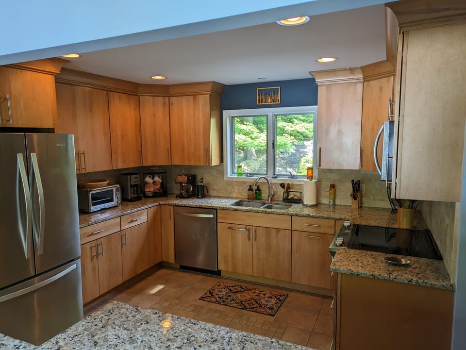 Kitchen- Microwave, Toaster Oven, Electric Stove