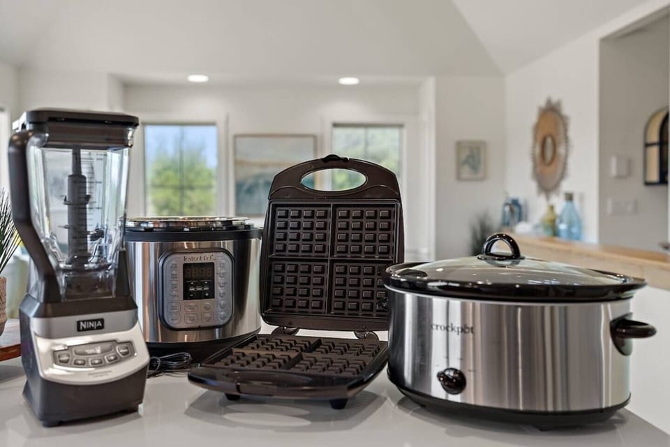 Make a smoothie, start with waffles, or great stews for the whole family, we are fully stocked for large groups.