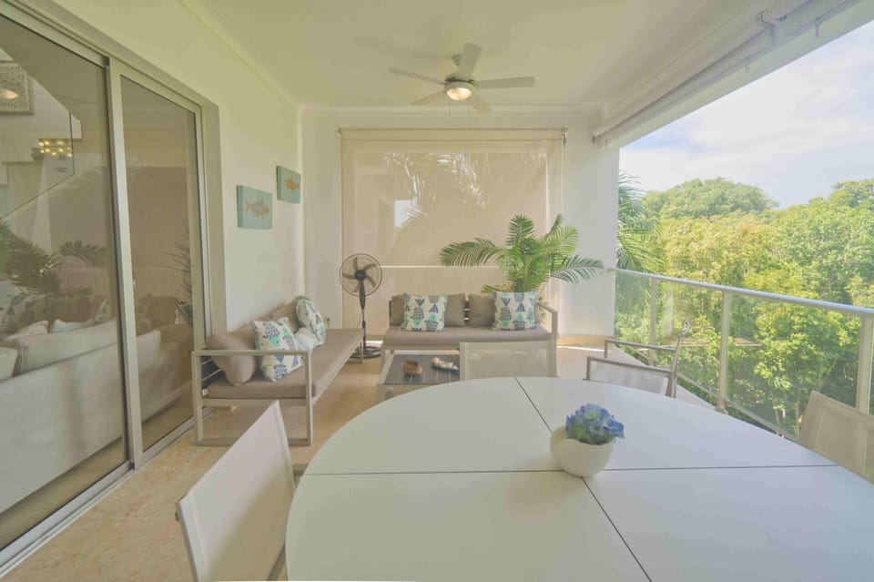 Stylish resort penthouse with amazing views (2911)
