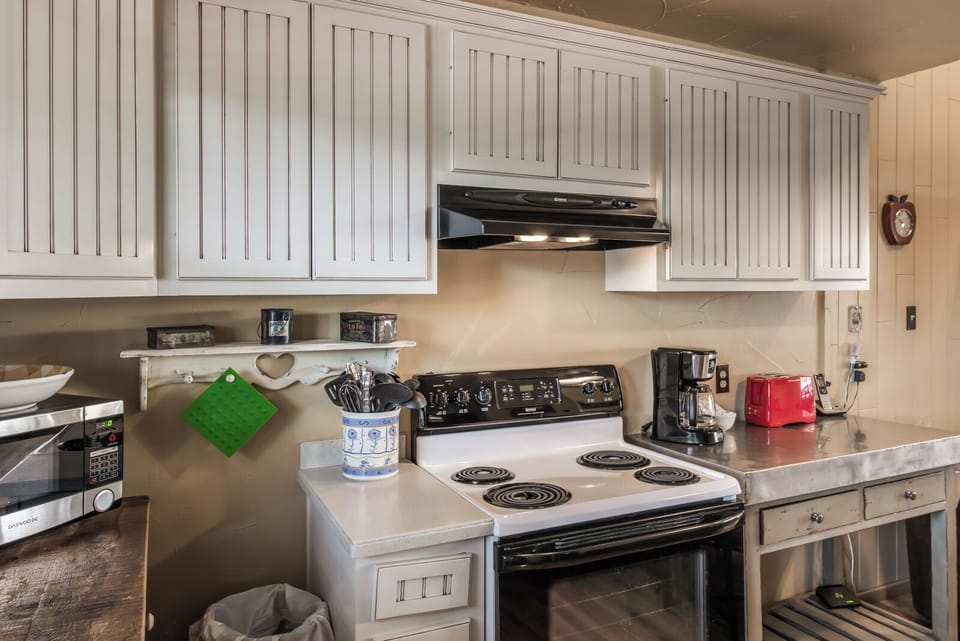 Condo (2 Bedrooms) | Property amenity