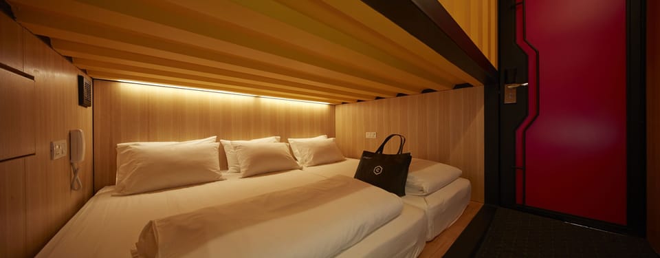 WiFi (free), bed sheets