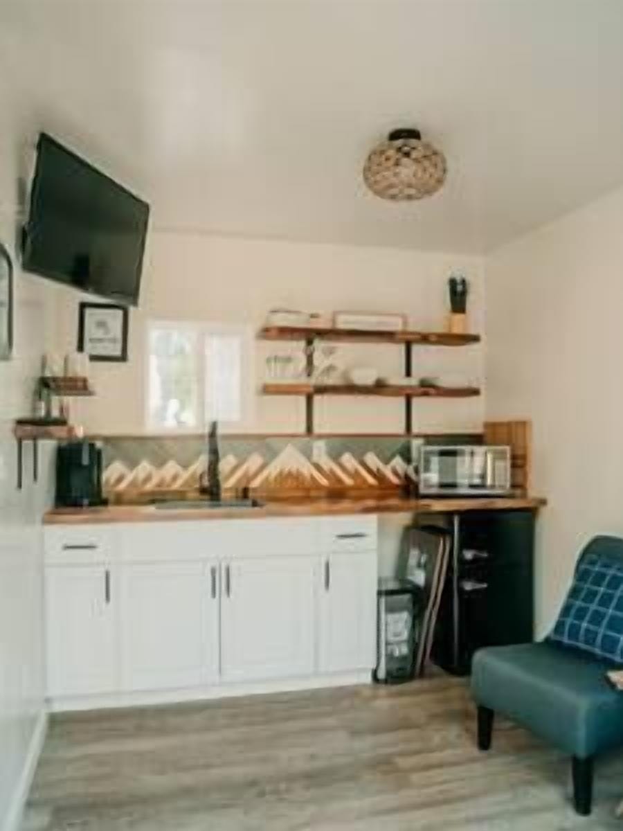 Open concept kitchen and living room area 