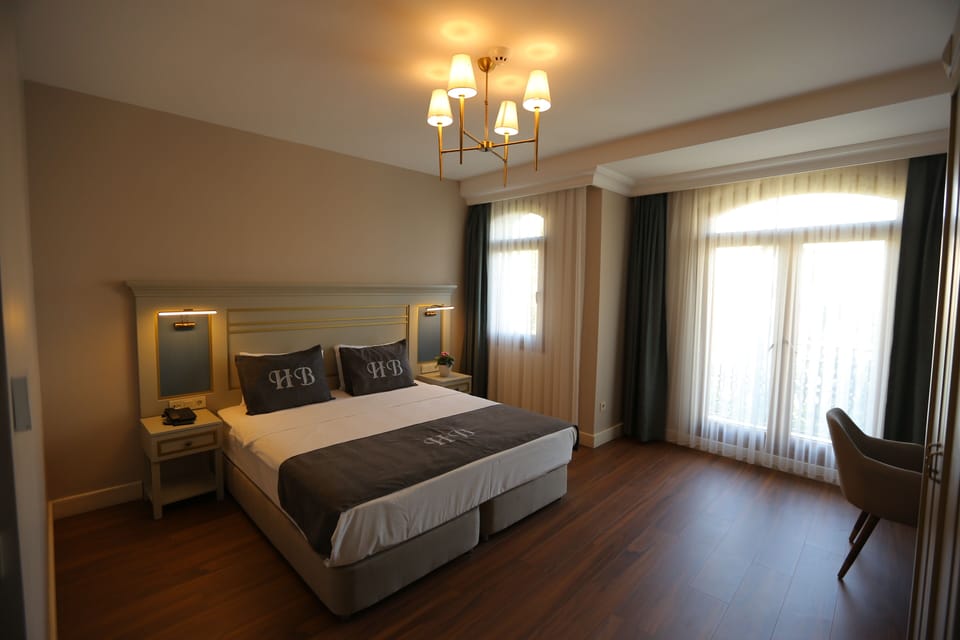 Superior Room | Egyptian cotton sheets, premium bedding, minibar, in-room safe