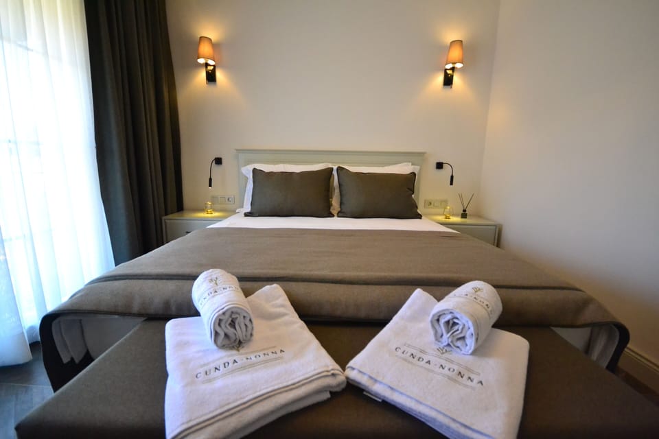 Standard Suite | In-room safe, desk, laptop workspace