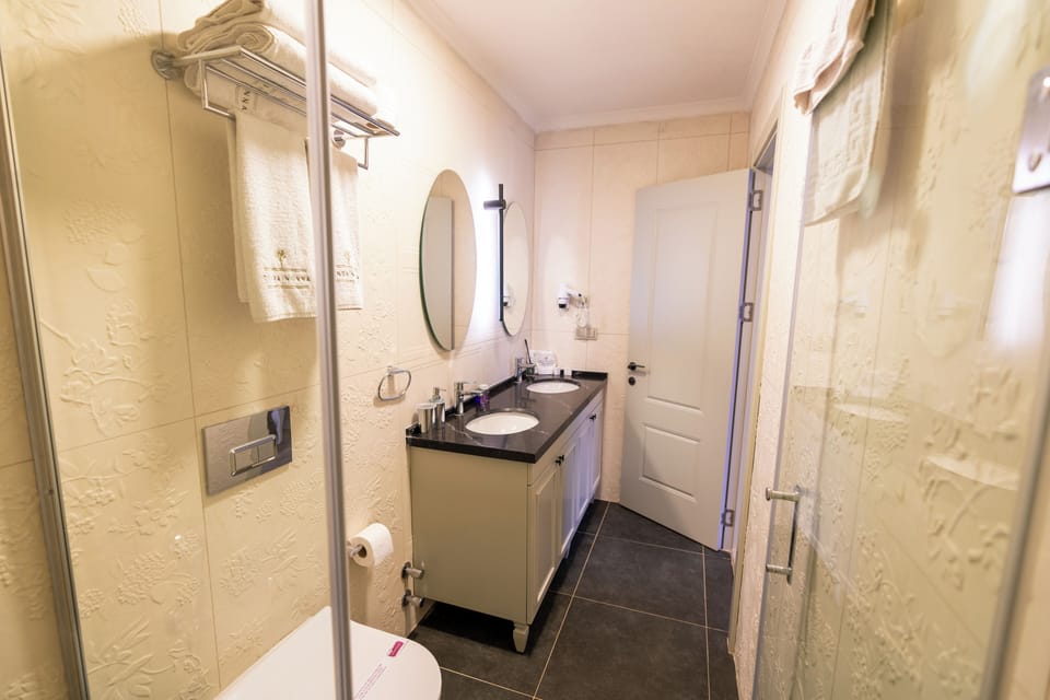 Standard Suite | In-room safe, desk, laptop workspace