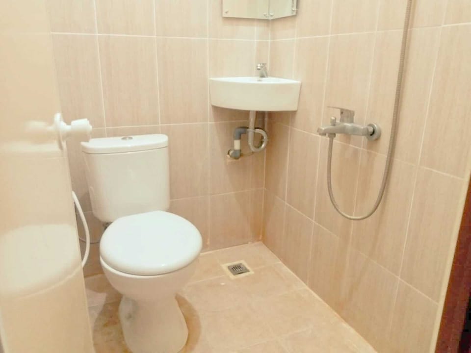 Standard Single Room | Bathroom | Towels