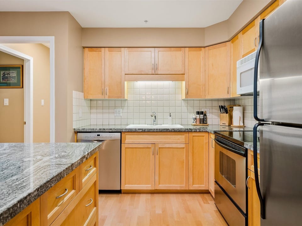 Kitchen - oil, salt and pepper, coffee, tea, and hot chocolate included. Fully stocked for home cooking.