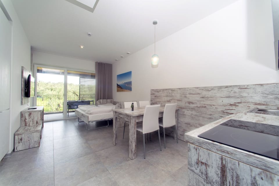 Apartment (Malcesine) | 1 bedroom, free WiFi, bed sheets