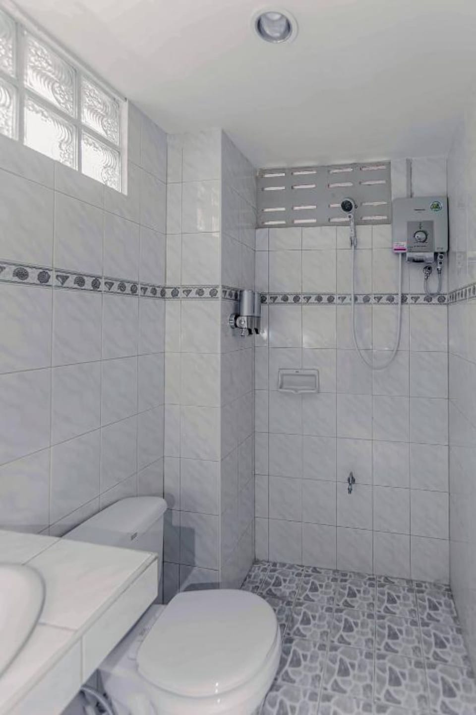 Shower, free toiletries, towels, soap