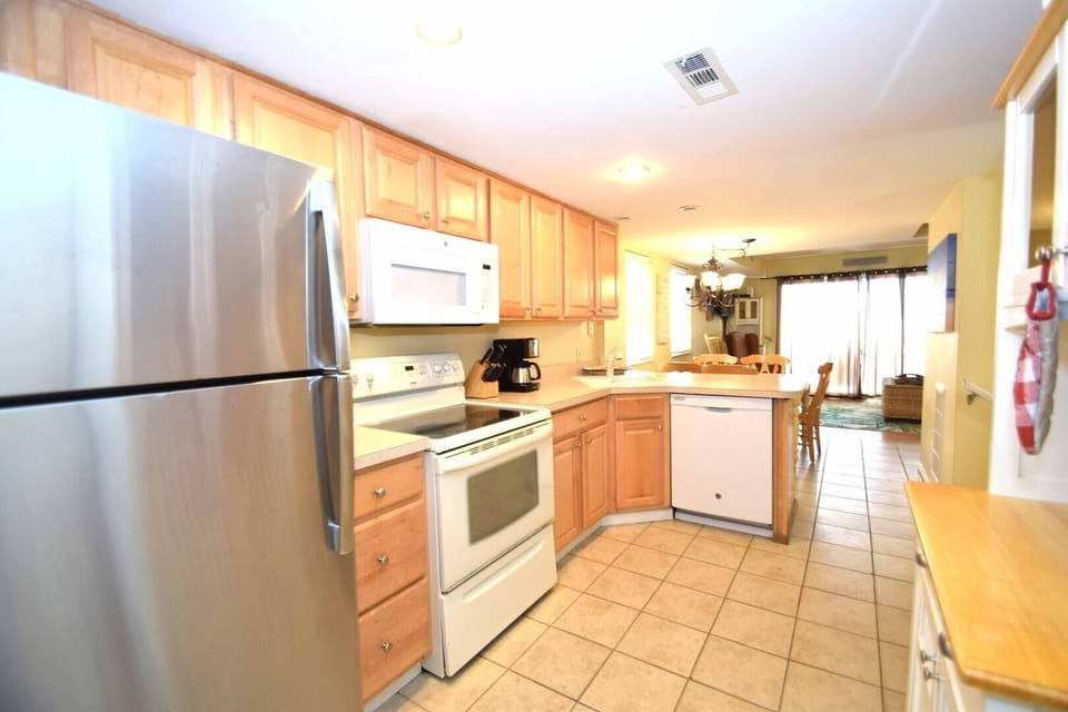 Townhome, 3 Bedrooms | Private kitchen | Fridge, coffee/tea maker, toaster