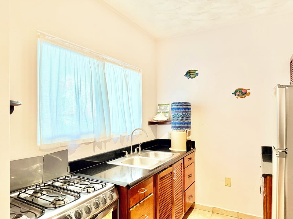 Kitchen (2)