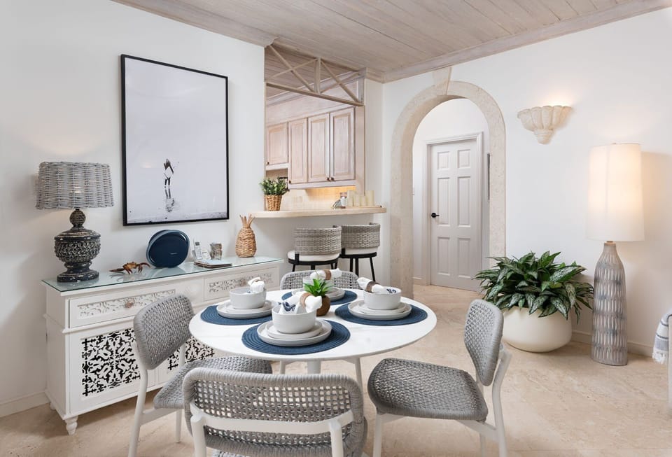 Beacon Hill 202-Moonshadow: Comfortable dining space