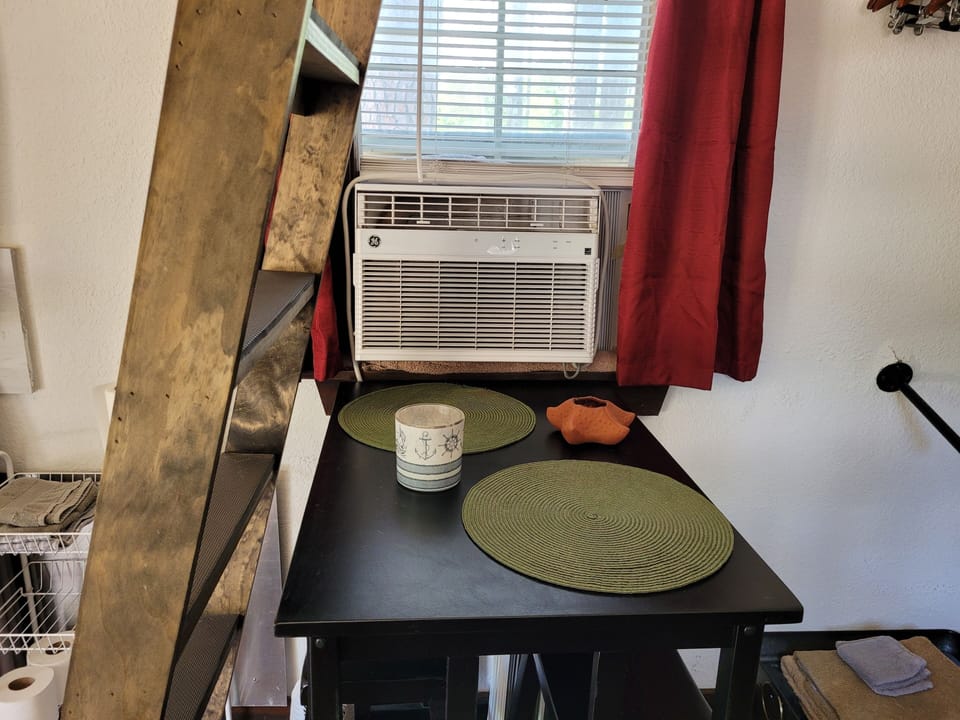 Soltow cabin AC and dining table