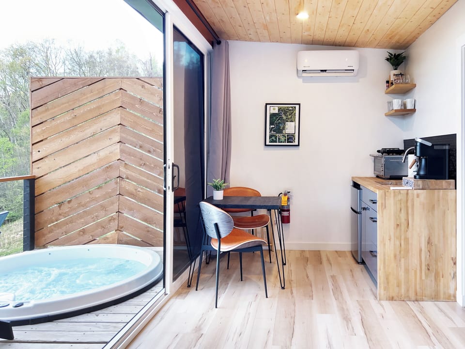 Luxe Dome + Hot Tub + Mountain View | Terrace/patio