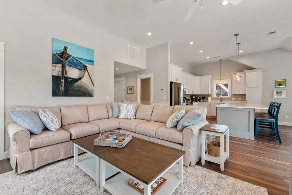 JR5201: Fish Whisperer | Top Level Living Area