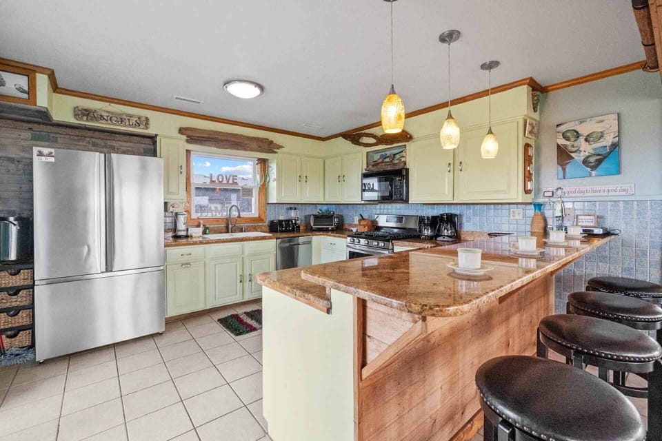 Surf-or-Sound-Realty-1050-One-Kitchen-1