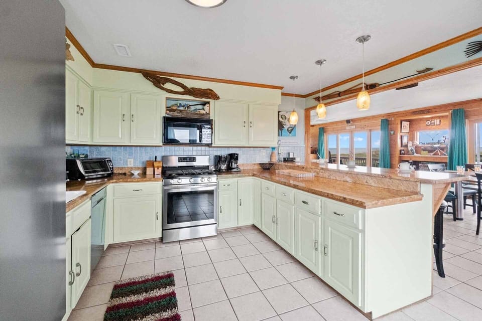 Surf-or-Sound-Realty-1050-One-Kitchen-2