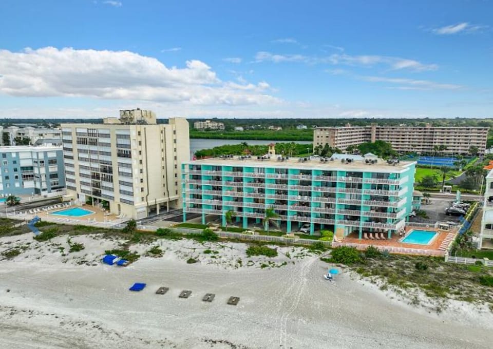 Arial view of Chateaux Condos 