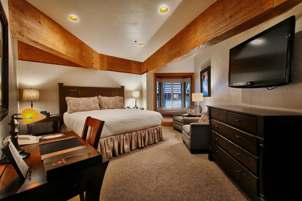 Flooring, Bedroom, Room, Indoors, Floor