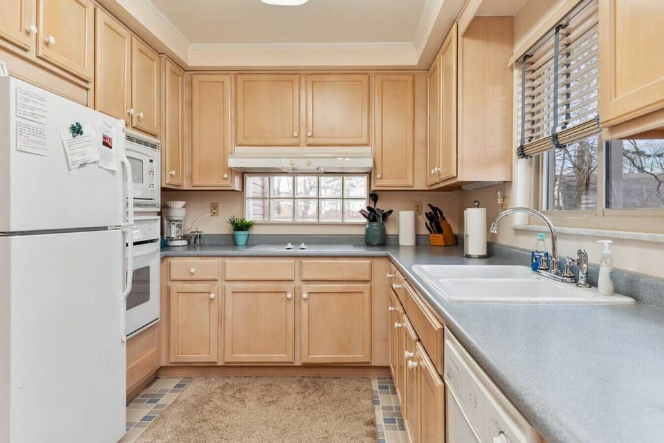 Large updated kitchen