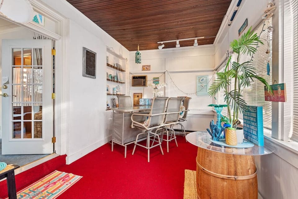 Fourth bedroom