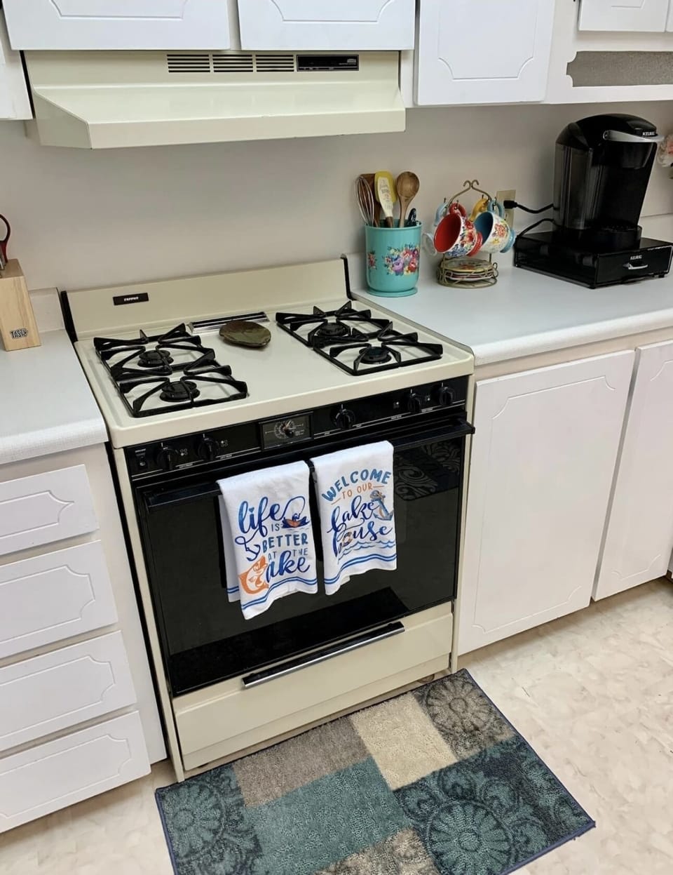 Kitchen standard gas stove and oven 
