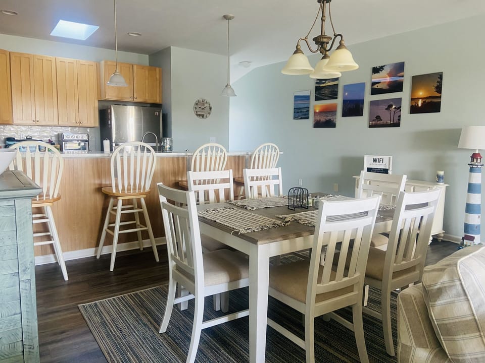 Kitchen and dining area 