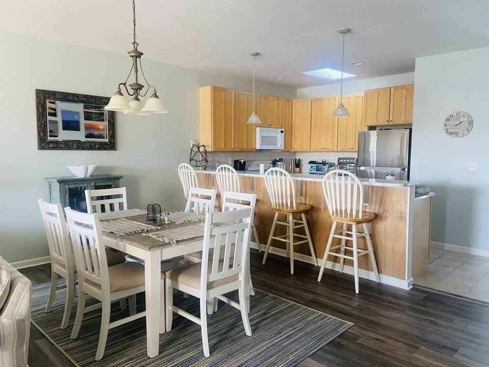 Kitchen and dining area 