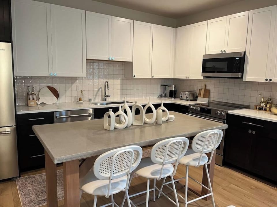 Building Kitchen