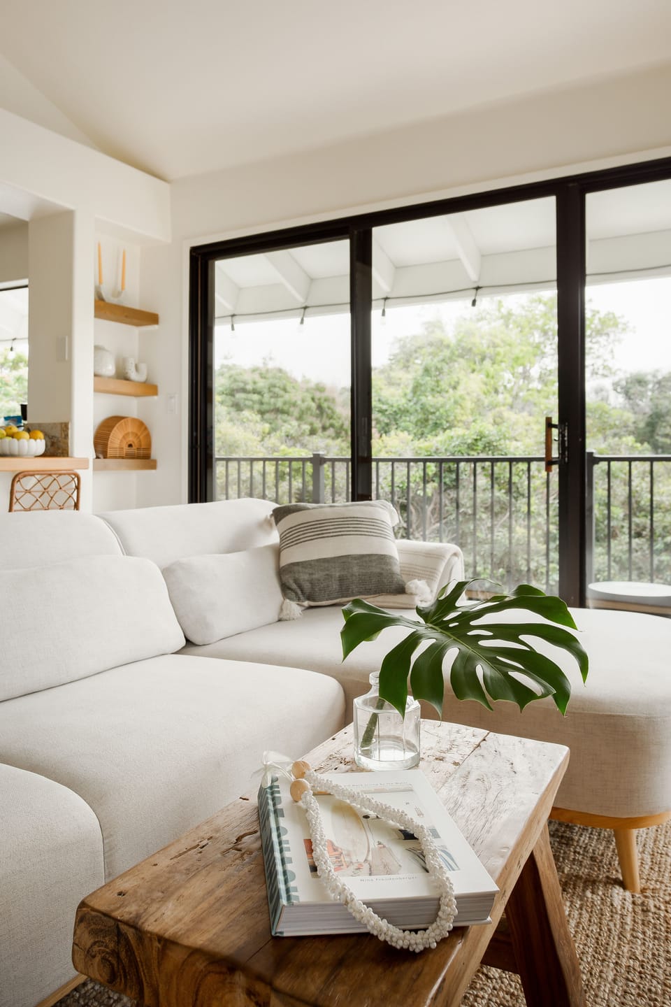 Make yourself comfortable: sprawl out on our comfy L-shaped couch and let the vacation begin!