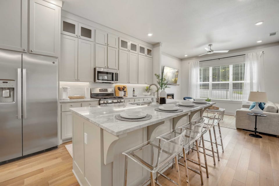 Fully stocked kitchen