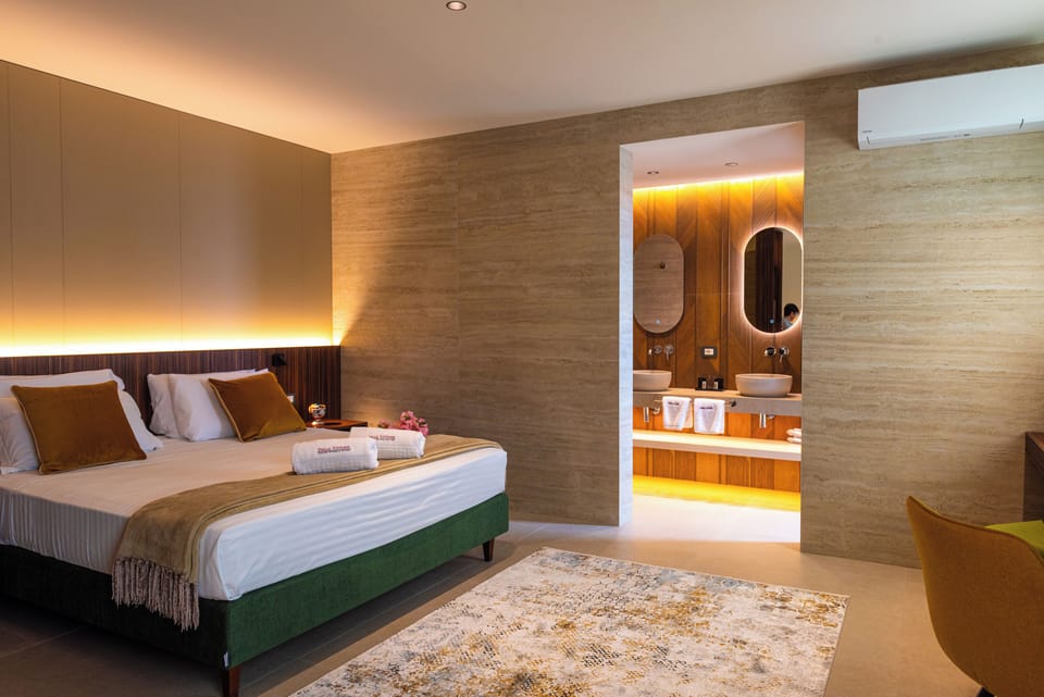 Exclusive Studio Suite, 1 King Bed with Sofa bed, City View, Tower | Egyptian cotton sheets, premium bedding, down comforters
