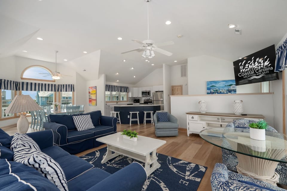 SS56: C-Side | TL Living Area - Deck Access