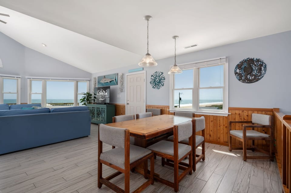 SNH249: SeaAira | TL Dining Area - Seating for 6-8