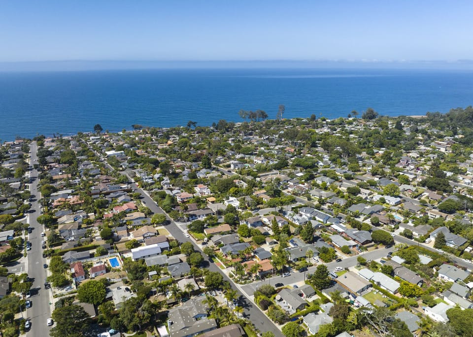 Great bluff top neighborhood on the Mesa!