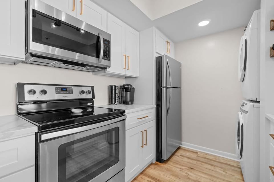 Brand New Kitchen, with all the comforts of home, 