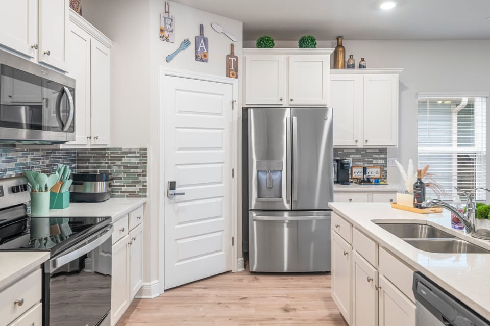 Full Amenities Kitchen