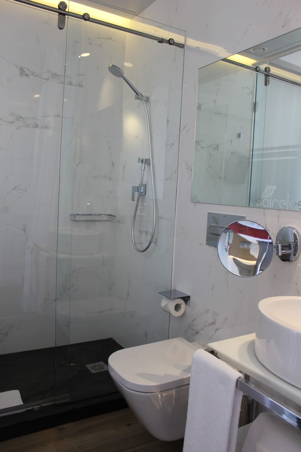 Shower, free toiletries, hair dryer, towels