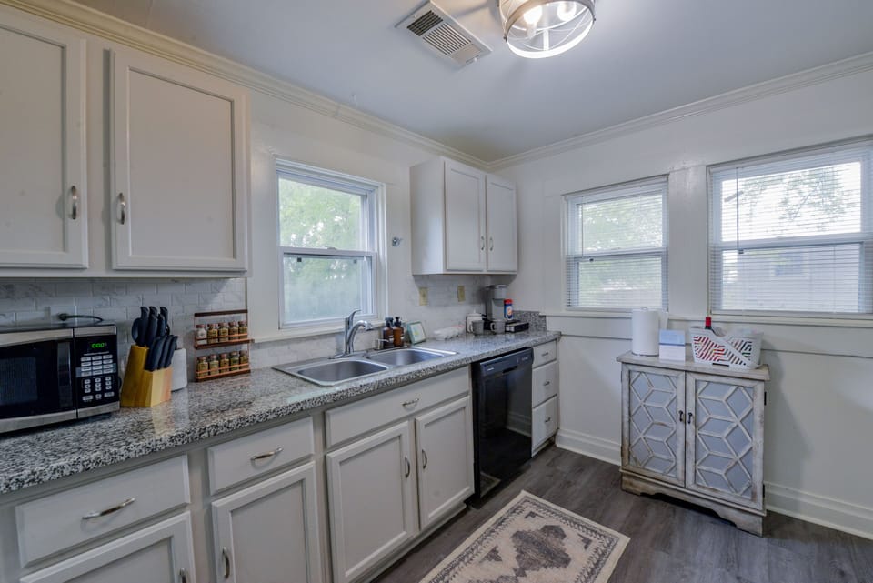 Kitchen - The kitchen comes equipped with all the necessary utensils and appliances to create a delicious meal!