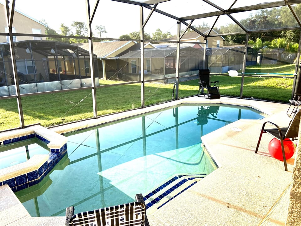 Enclosed Pool/Lanai