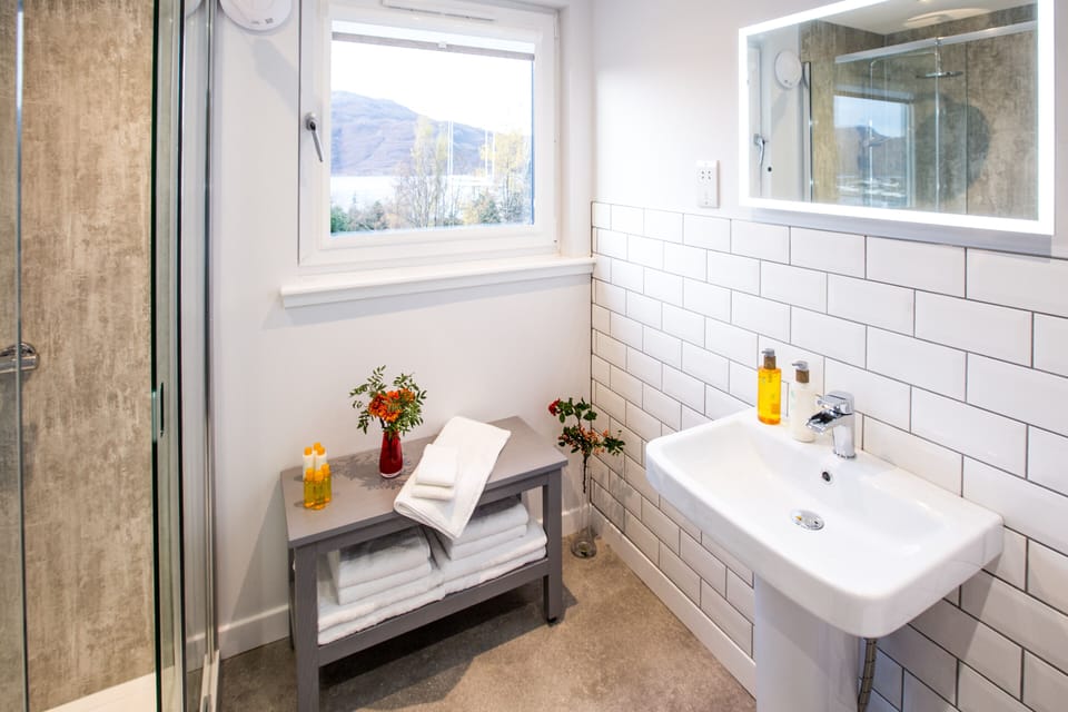 Upstairs shower room. 