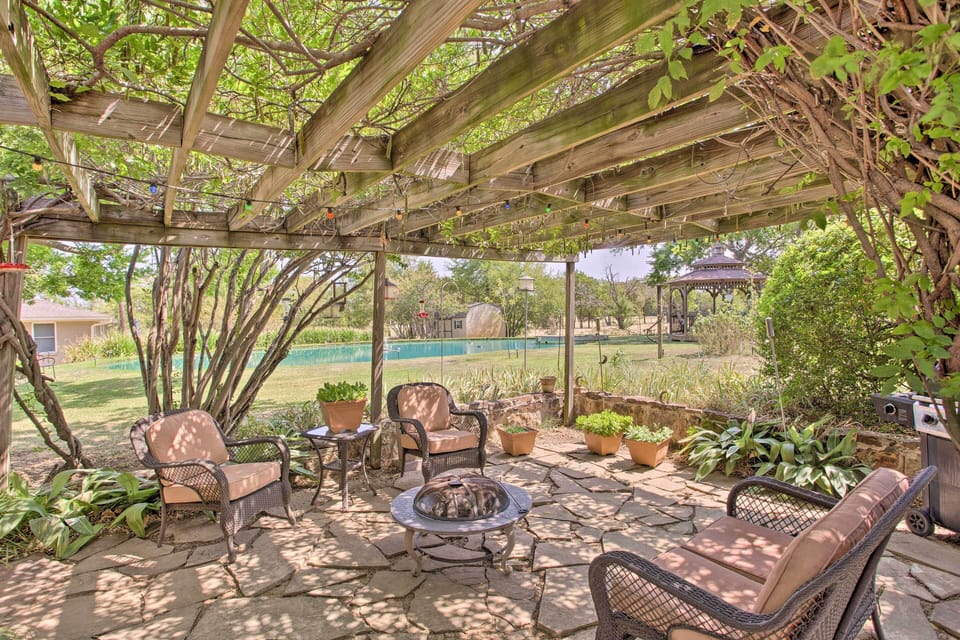 House Exterior | Furnished Patio | Fire Pit | Gas Grill