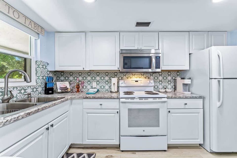 Kitchen. Full range & microwave. Keurig & drip coffee makers. Blender. All dishware, glasses and utensils provided. 