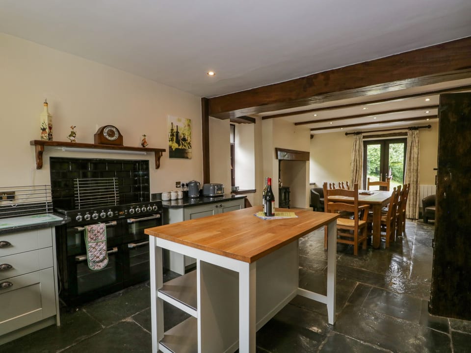 Fridge, dishwasher, electric kettle, toaster