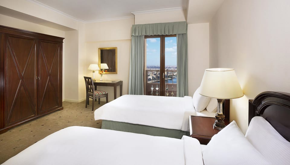 In-room safe, laptop workspace, blackout drapes, iron/ironing board
