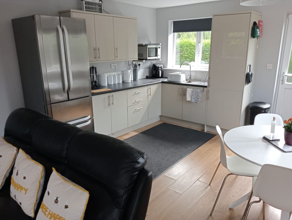 Apartment | Private kitchen | Fridge, microwave, stovetop, electric kettle